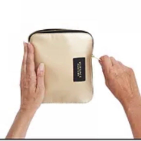 VERSACE Tote Limited Edition Compact Travel Case NEW - Picture 3 of 9